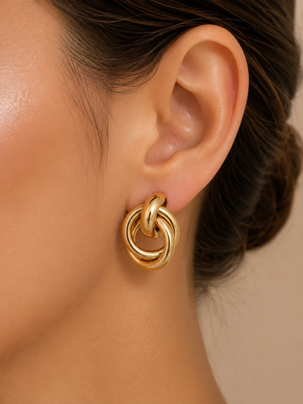 Aretes de doble aro entrelazado